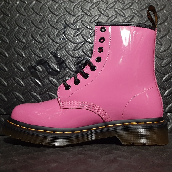 Dr. Martens Air Wair 1460 Women's Patent Leather 8 eye Lace Up Boots Size 6 - Picture 2 of 9